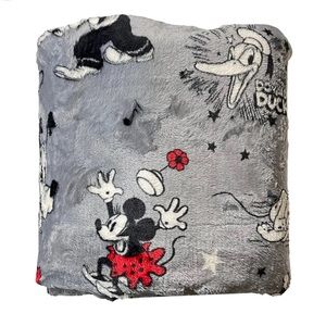 Big One Oversized Plush Mickey Friends Retro Donald Goofy Throw Blanket, NWT